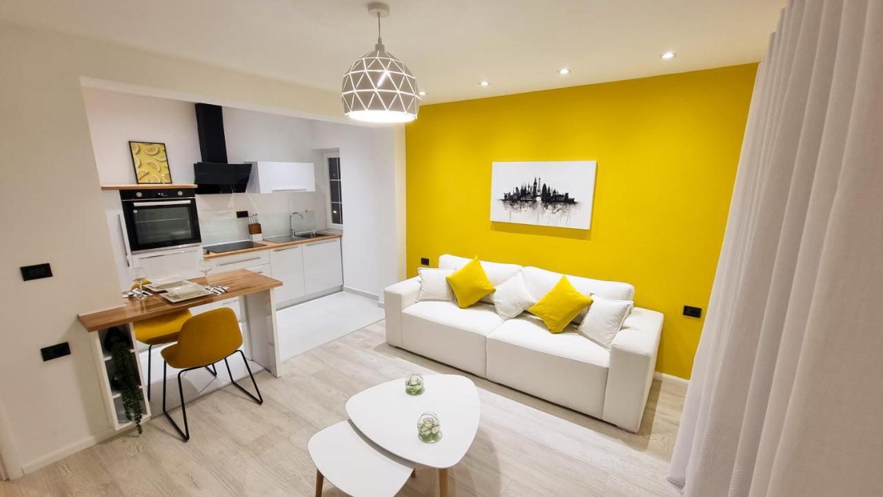 'The Yellow' Condo Berat Eksteriør billede