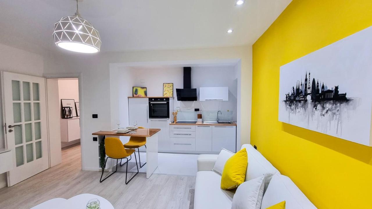 'The Yellow' Condo Berat Eksteriør billede