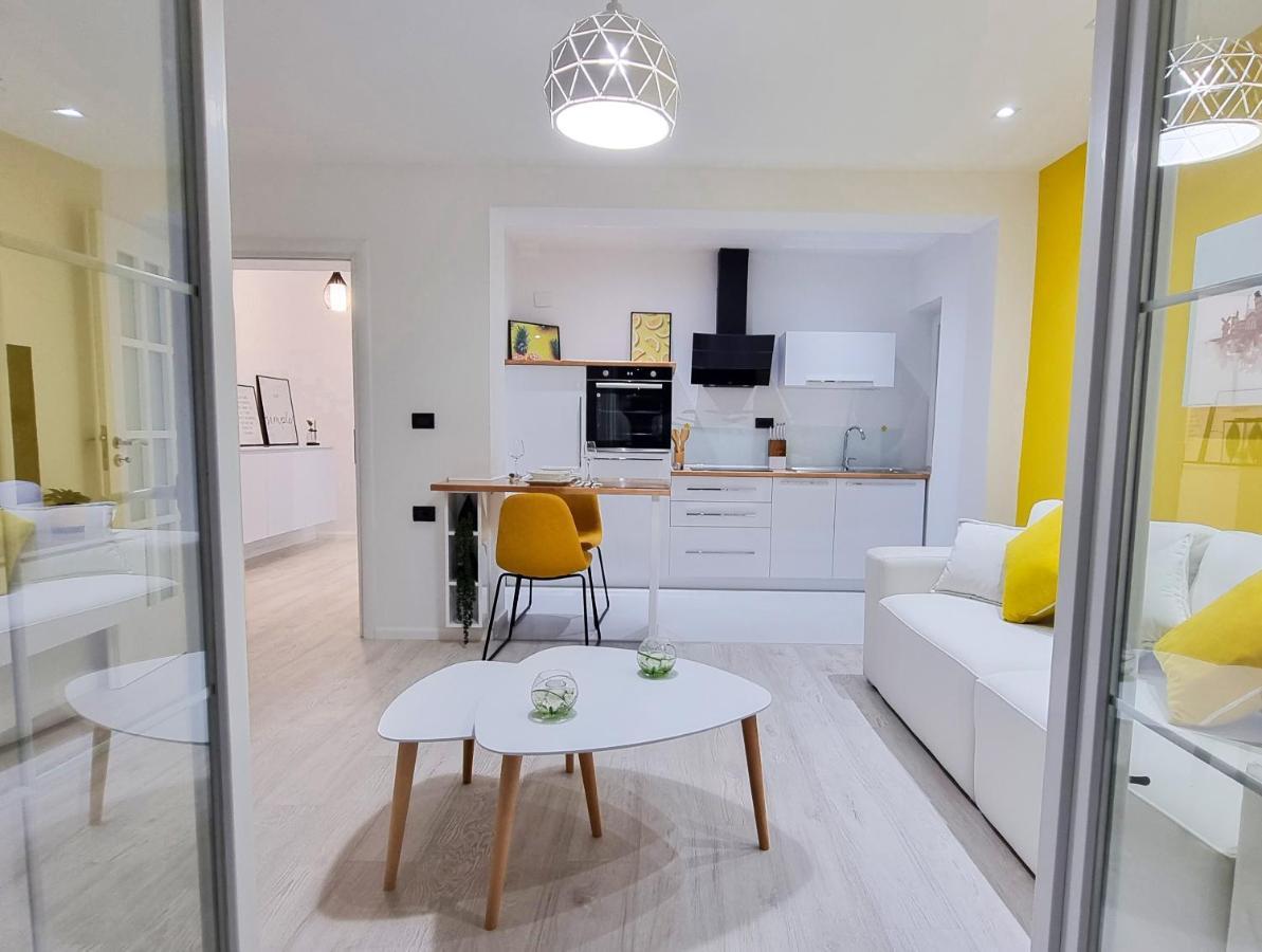'The Yellow' Condo Berat Eksteriør billede
